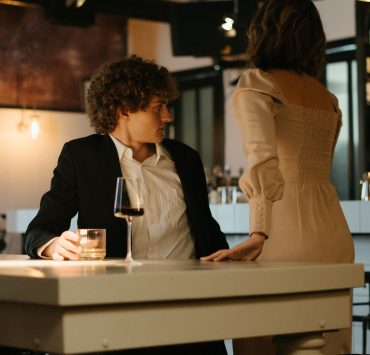 couple awkward dinner date